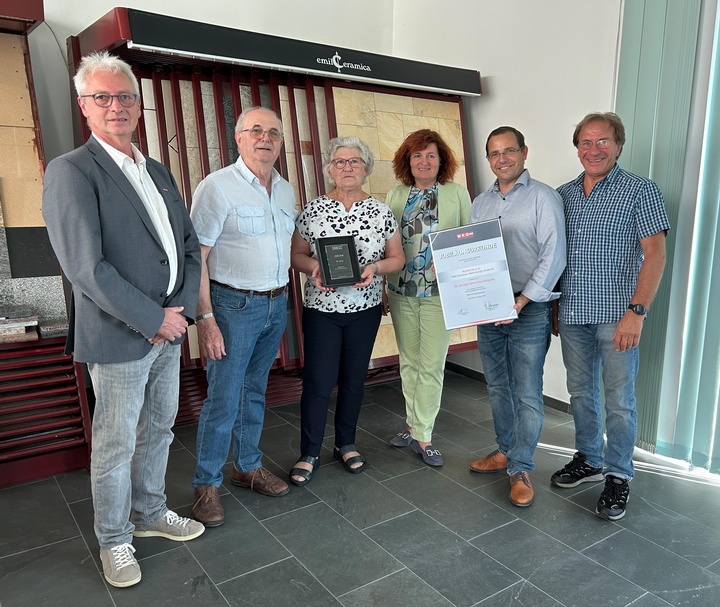 Landesinnungsmeister Roman Toth, Franz und Marie-Claire Karlovits, Innungsgeschäftführerin Doris Granabetter, Präsident Mst. Andreas Wirth und KommR Hannes Bauer (v. l.) 