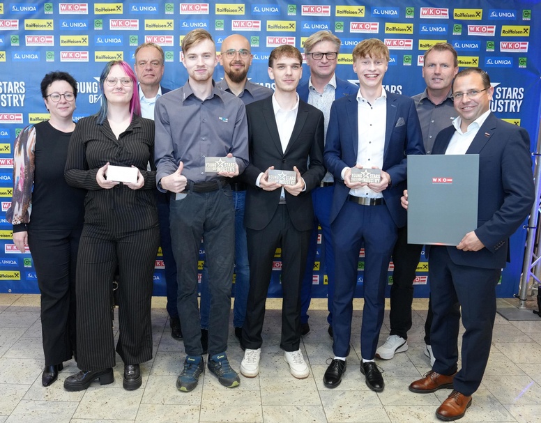 BECOM Electronics GmbH: Michaela Gottsgraber (Geschäftsführung), Alina Stiller (Lehrling, 4. Lehrjahr), Spartenobmann KommR Christoph Blum, Rafael Sidlo (Lehrling, 4. Lehrjahr), Robert Wagner (Ausbilder), Alexander Patuela (Lehrling, 4. Lehrjahr + LAP), Johann Katona, Philipp Katona (Lehrling, 4. Lehrjahr), Jürgen Schlögl (Ausbilder) und Wirtschaftskammerpräsident Mst. Andreas Wirth (v. l.)