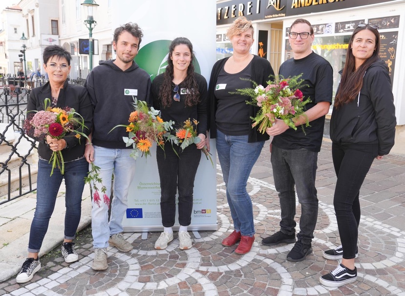 Sabine Schindler, Heinz-Peter Schindler, Lisa Wagner, Innungsmeister-Stellvertreterin Monika Metzner, Fachgruppengeschäftsführer Andreas Rauhofer und Laura Arthaber (WK) (v. l.)