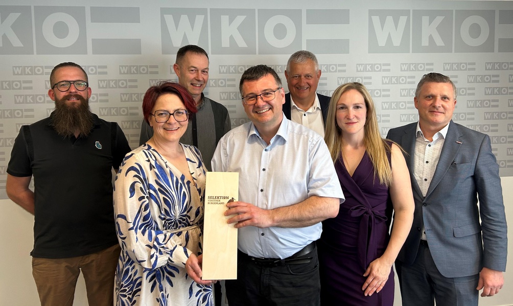 Manuel Kusztrich, Fachgruppenobfrau Tanja Stöckl, Gottfried Loibl, Jubilar Christian Bogner, Spartenobmann KommR Hans-Dieter Buchinger, Eva Maria Dittler und Fachgruppengeschäftsführer Bernhard Dillhof (v. l.). 