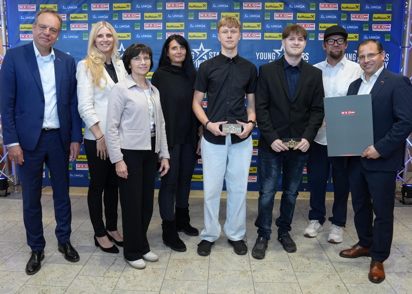 Isosport Verbundbauteile GmbH: Spartenobmann KommR Christoph Blum, Silvia Broschek, Birgit Schumich (Firmenrepräsentantin), Angelika Prost (Firmenrepräsentantin), Sebastian Panzenböck (Lehrling, 1. Lehrjahr), Michael Kostenwein (Lehrling, 4. Lehrjahr), Thomas Schmidt und Wirtschaftskammerpräsident Mst. Andreas Wirth (v. l.)