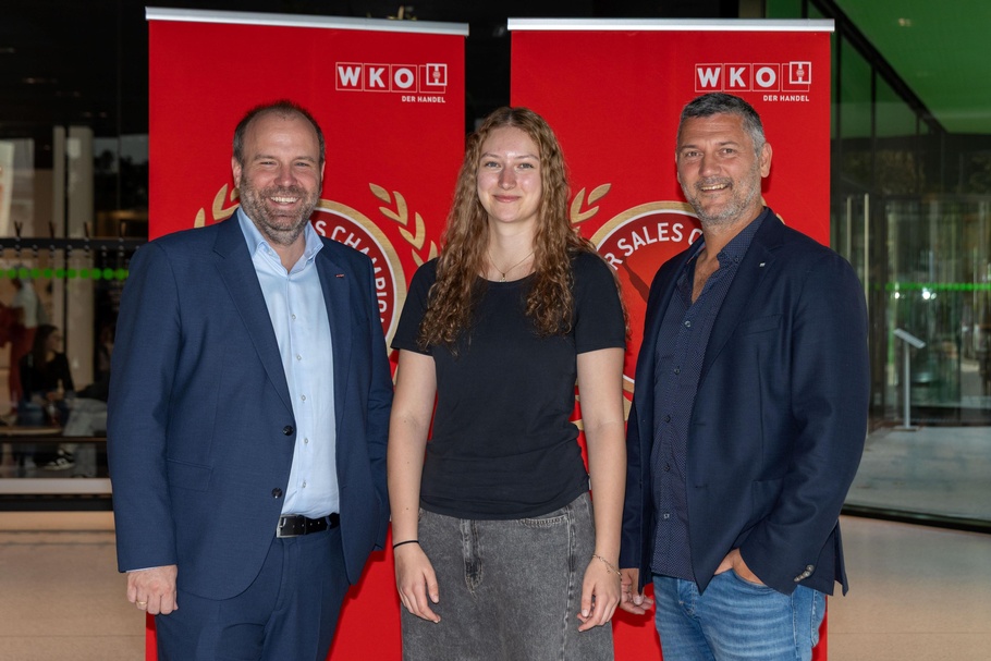 Spartengeschäftsführer Christoph Gruber, Johanna Maria Schütz und René Mahlknecht, Obmann des Landesgremiums Maschinen- und Technologiehandel (v. l.) 