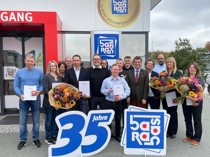 Jubiläum und Ehrungen: Gratulationen seitens der Wirtschaftskammer Burgenland überbrachte UBIT-Fachverbands- und Fachgruppenobmann Wilfried Drexler (5. v. r.).