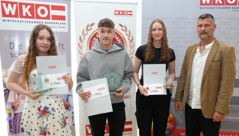 Anna Kravets (Kastner Abholmarkt und Gastrodienst Ges.m.b.H., Eisenstadt), Simon Fellinger (Sport Pilz GmbH – INTERSPORT, Oberwart), Johanna Maria Schütz (MK Sportartikel GmbH, Mattersburg) und René Mahlknecht (Obmann Landesgremium Maschinen- und Technologiehandel) (v. l.)