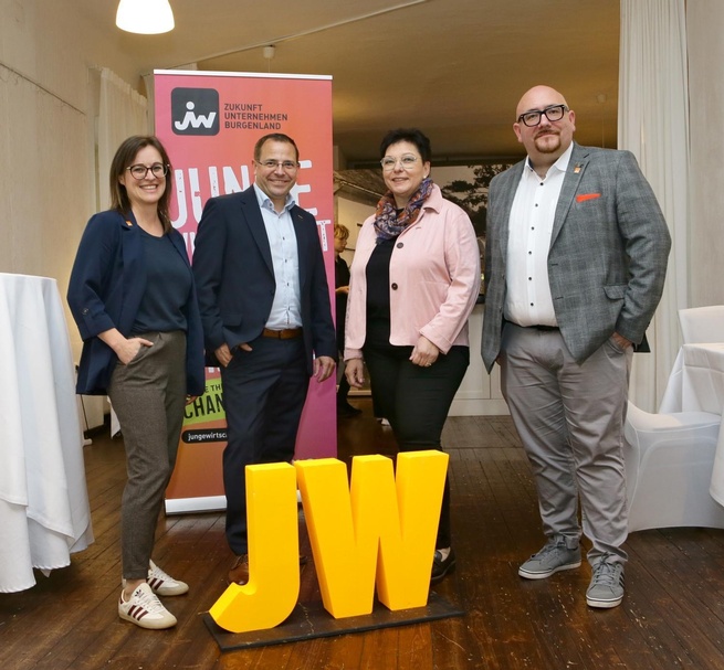 JW-Landesgeschäftsführerin Birgit Halper, WK-Präsident Mst. Andreas Wirth, Vizepräsidentin KommR Herta Walits-Guttmann und JW-Landesvorsitzender Florian D. Piff (v. l.) 