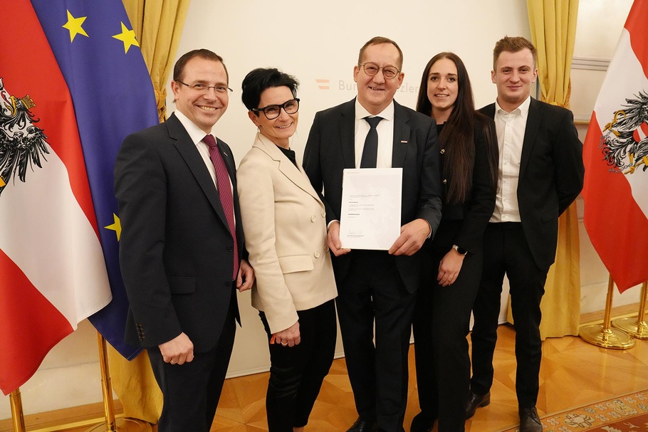 KommR Gregorits<br />
