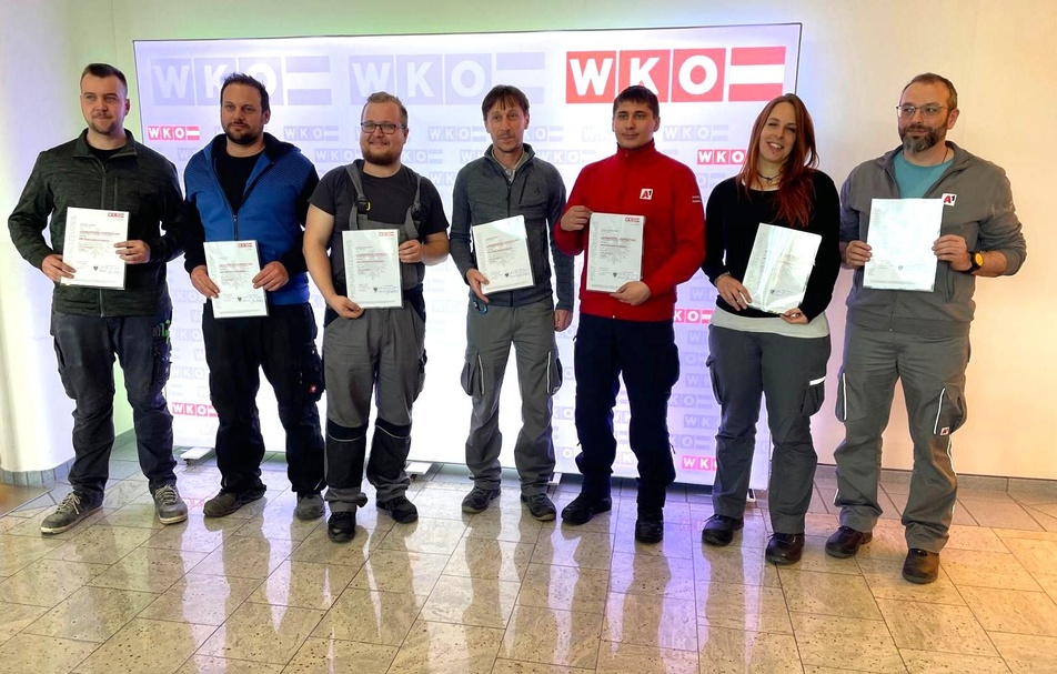 Michael Franye, Oliver Gsteu, Alexander Rumpolt, Johann Schauer, Philipp Sonnberger, Julia Hohl aus Wien und Markus Bernhart (v. l.). 