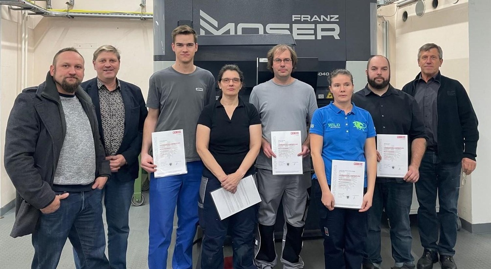 Bernd Binder, Andreas Wagner (beide Prüfungskommission), Georg Reisner, Angelika Schrems, Daniel Pollak, Hanelore Karina Darida Andre, Martin Spaltl und Herbert Preisberger (Prüfungskommission) (v. l.). 