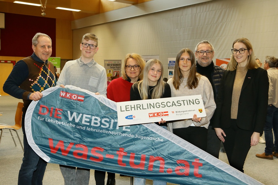 Hannes Thomas (Schulleiter der iMS und PTS Jennersdorf), Marlon Windisch (Schüler), Sonja Marth (AMS-Geschäftsstellenleiterin Stegersbach/Jennersdorf), Paula Cwikl und Sarah Siebenrock (Schülerinnen), KommR Josef Kropf (WK-Regionalstellenobmann) und Katharina Bagdy (WK-Regionalstellenleiterin) (v. l.) 