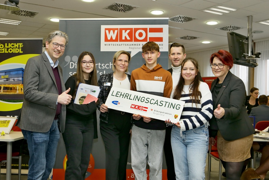 Regionalstellenleiter Christoph Winkler, Antonela Maić (Schülerin), Marie-Theres Pauss (AMS Oberwart), Florian Schmalzl (Schüler), Christian Pronai (Bildungsdirektion Burgenland), Sarah Nielsen (Schülerin) und Regionalstellenobfrau Tanja Stöckl (v. l.) 