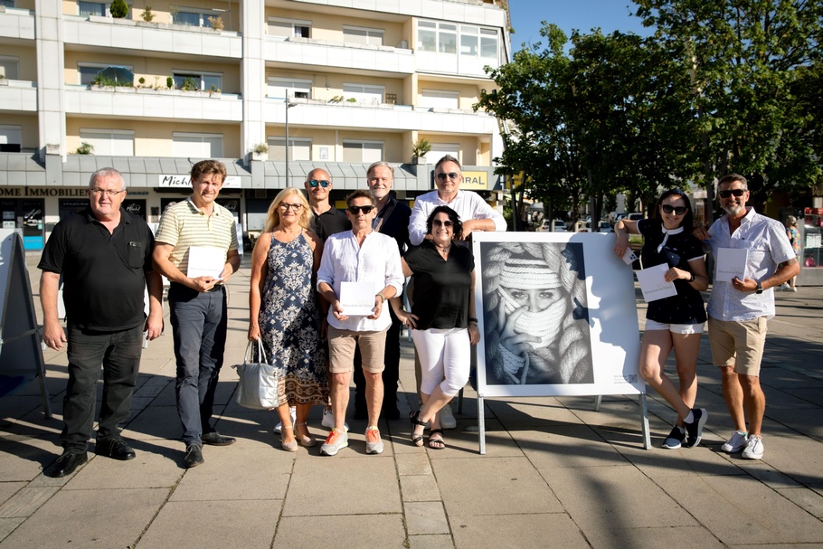 KommR MMst. Herbert Ohr (Landesinnungsmeister der Mechatroniker), Johann Heisz (Bürgermeister), Emmi Pachinger, Patrick Bucher, Erwin Muik (Landesinnungsmeister der Berufsfotografen), Franz Messenbäck, Nicole Oberhofer, Thomas Kornfeind (Fachgruppengeschäftsführer), Rodica Zita Würth und Eric Halwax (v. l.)