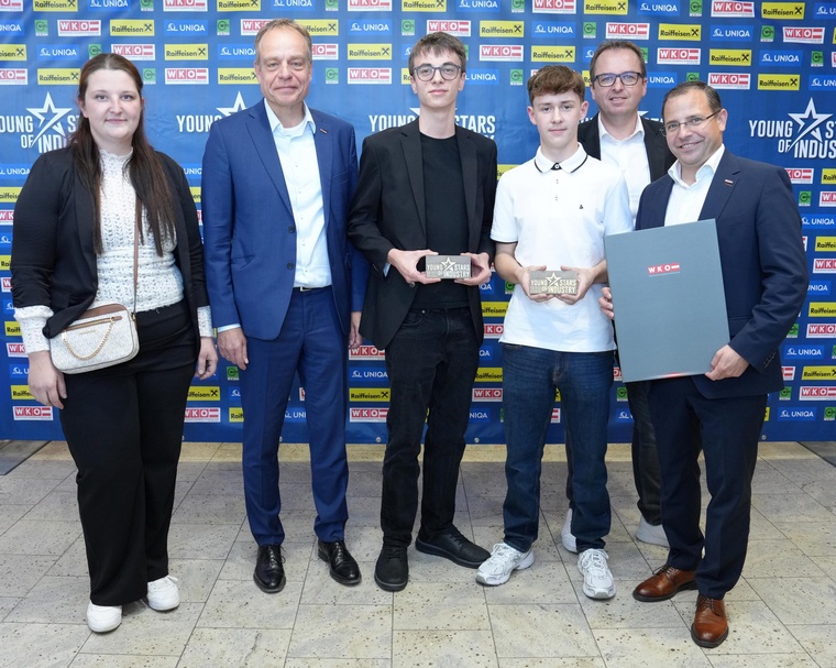 Nikitscher Metallwaren GmbH: Jessica Karner (Ausbilderin), Spartenobmann KommR Christoph Blum, Nikolas Franz Reisinger (Lehrling, 1. Lehrjahr), Jan Hallwachs (Lehrling, 1. Lehrjahr), Jürgen Poandl (Firmenrepräsentant) und Wirtschaftskammerpräsident Mst. Andreas Wirth (v. l.)