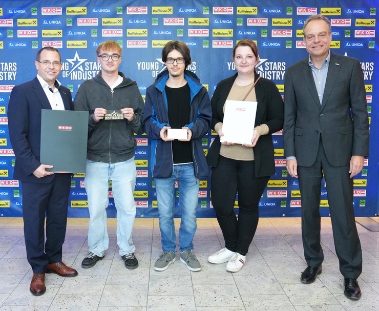 Nikitscher Metallwaren GmbH<br />
Wirtschaftskammerpräsident Mst. Andreas Wirth, Lukas Benedek (4. Lehrjahr), Marvin Radavits (1. Lehrjahr), Jessica Karner (Ausbilderin) und Spartenobmann KommR Christoph Blum (v. l.) <br />
