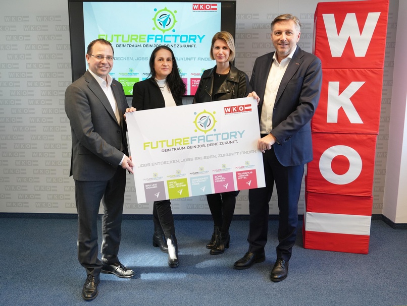 Andreas Wirth (Wirtschaftskammerpräsident), Sabine Lehner (Leiterin der Abteilung Bildung und Lehre in der Wirtschaftskammer Burgenland), Carina Piermayr (Projektleiterin) und Harald Schermann (Wirtschaftskammerdirektor) (v. l.). 