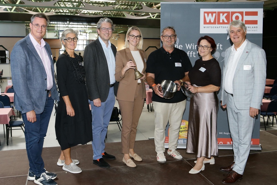 Thomas Novoszel (Regionalstellenleiter Güssing), Petra Ferk (Organisation), Christoph Winkler (Regionalstellenleiter Oberwart), Katharina Bagdy (Regionalstellenleiterin Jennersdorf), KommR Josef Kropf (Regionalstellenobmann Jennersdorf), Tanja Stöckl (Regionalstellenobfrau Oberwart) und Toni Ferk (Organisation) (v. l.) /
