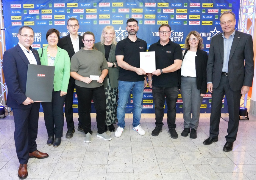 Trafomodern – Transformatorengesellschaft m.b.H.<br />
Wirtschaftskammerpräsident Mst. Andreas Wirth, Claudia Wolf (Firmenrepräsentantin), Stefan Hahn, Stefanie Fink (3. Lehrjahr), Petra Schmidt (Firmenrepräsentantin), Hakan Yamanel (Ausbilder), Christoph Schützhofer (Ausbilder), Elisabeth Fink und Spartenobmann KommR Christoph Blum (v. l.) <br />
