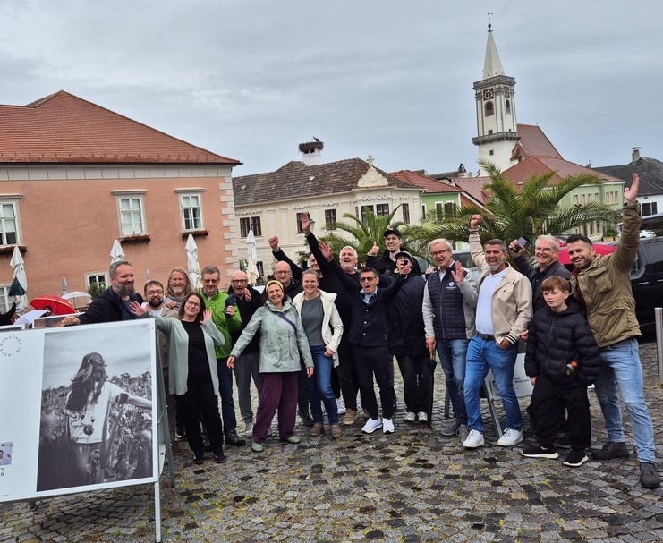 Marko Zlousic, Marco Schändl, Sabine Landauer, Gerhard Bergmann, Josef Lorenz, Innungsmeister-Stv. Ernst Breitegger, Christiane Raffeiner, Roman Seidl, Jasmin Kuch, Landesinnungsgeschäftsführer Thomas Kornfeind, Bürgermeister Gerold Stagl, Landesinnungsmeister Mst. Erwin Muik, Evelin Huber, Moritz Gasser, Mst. Friedrich Jansenberger, Innungsmeister-Stv. Eric Halwax, Johannes Horngacher sowie Philipp Allmaier mit Sohn (v. l.) 