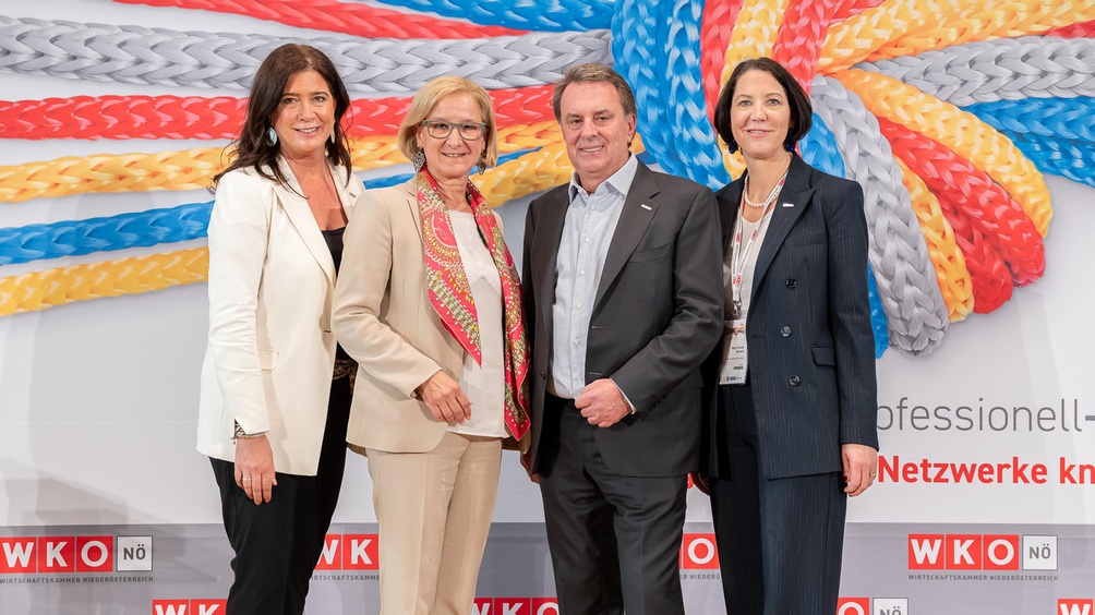 Stolz auf die 70.000 Ein-Personen-Unternehmen in Niederösterreich (v.l.): EPU-Sprecherin Birgit Streibel-Lobner, Landeshauptfrau Johanna Mikl-Leitner, WKNÖ-Präsident Wolfgang Ecker und Nicole Wöllert (EPU-Beauftragte der WKNÖ).