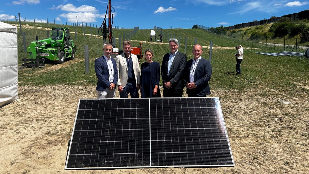 Christoph Zurucker-Burda (CFO ImWind), Thomas Köck (GF dm Österreich), Daniela Strasser (dm Österreich) Christoph Pinter (WKNÖ-Standortanwalt) und Georg Waldner (CEO ImWind).