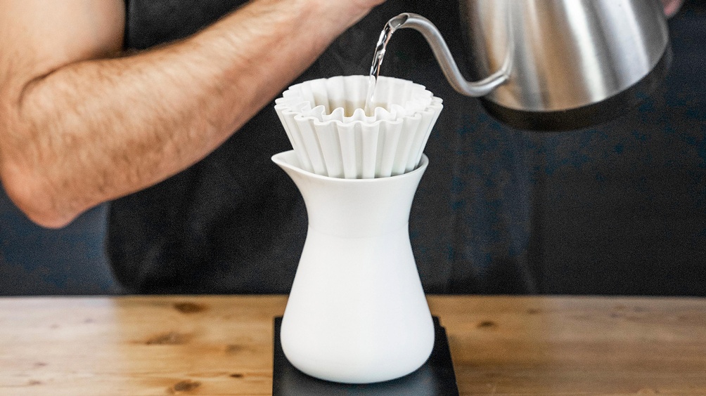 Mit ihrem Unternehmen „Mindful Design and Craft“ will Petra Wieser den Alltag nachhaltig bereichern. Ihr erfolgreichstes Werk: ein Kaffeefilterhalter aus Porzellan.