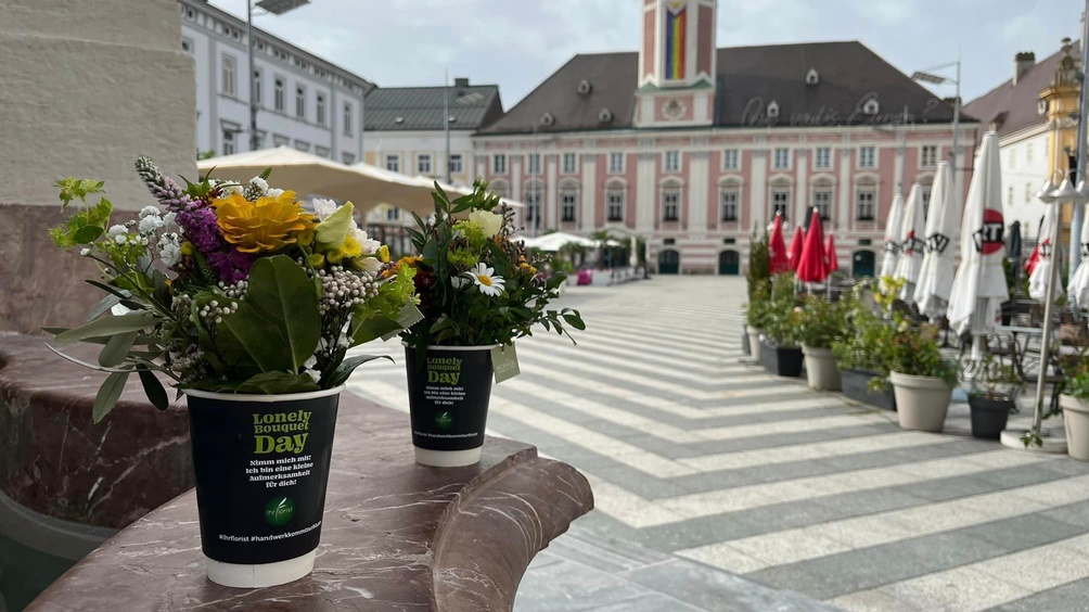 Lonely Bouquet Day