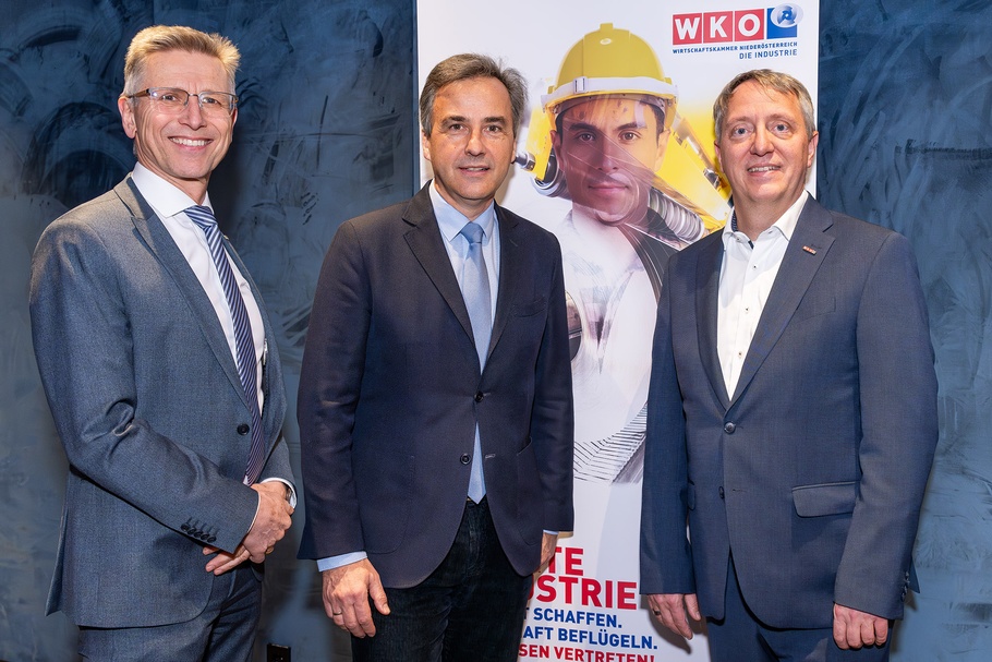 WKNÖ-Industriespartenobmann Helmut Schwarzl, Siegfried Nagl und WKNÖ-Industriespartengeschäftsführer Alexander Schrötter (v.l.)