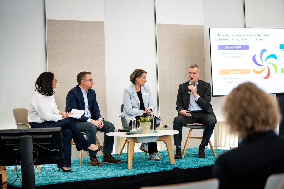 Teilnehmer:innen bei Veranstaltung