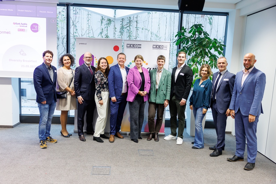 Gruppenbild der Teilnehmer:innen an der Veranstaltung