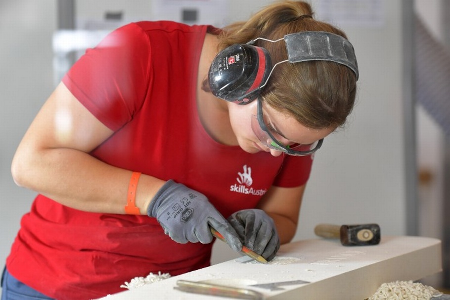 Feldbauer holt Gold für die Steinmetze bei WorldSkills