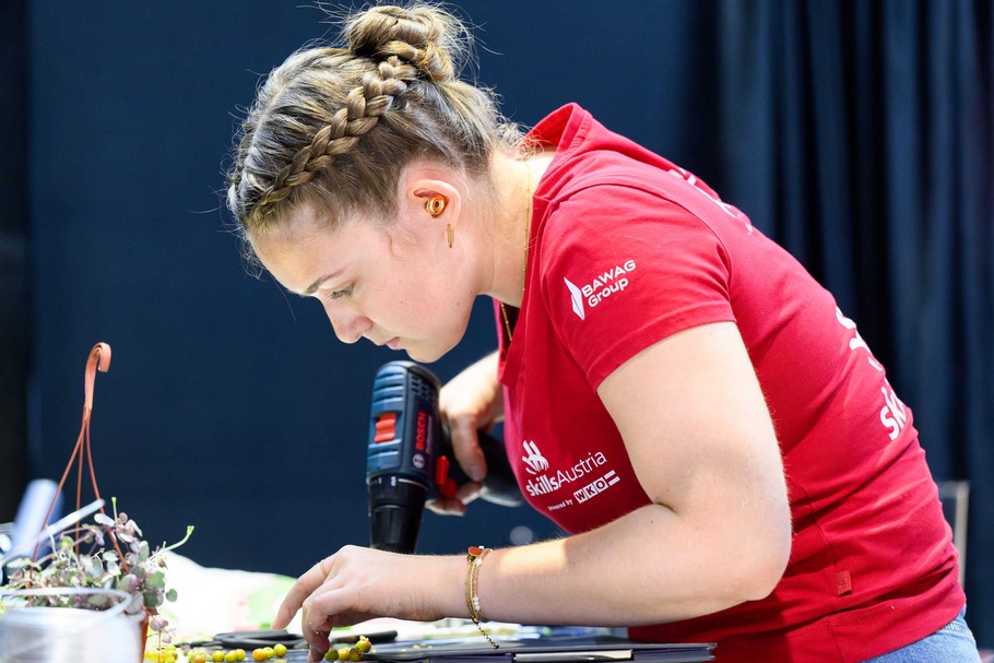 Julia Gschwandtner beim Wettbewerb der WorldSkills 2026