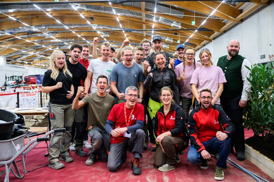 Teilnehmer:innen bei den AustrianSkills 2025 im Beruf Gartengestaltung