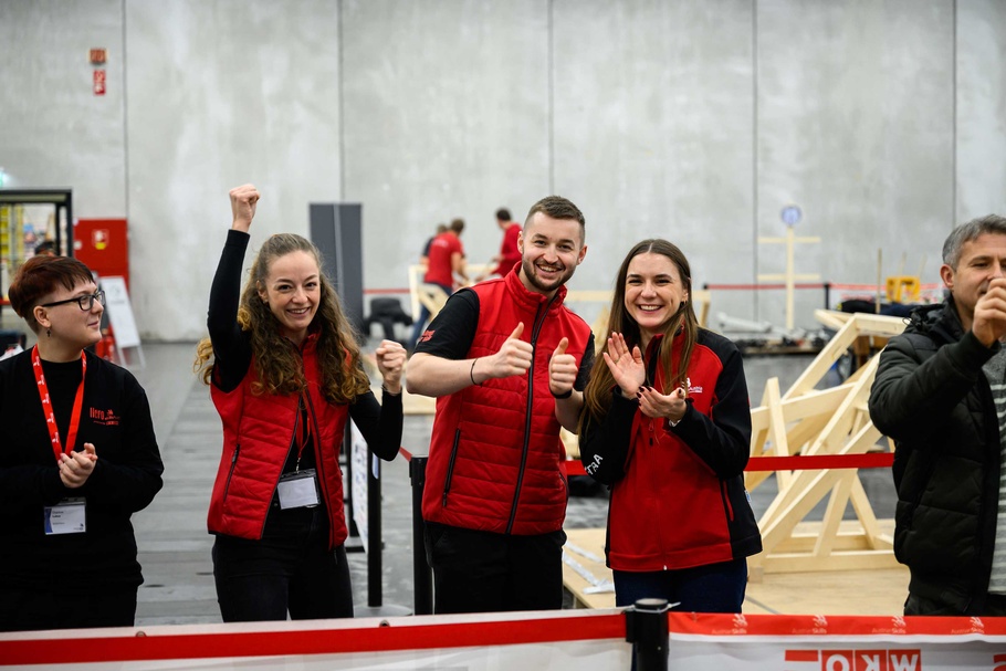Teilnehmer:innen bei den AustrianSkills 2025 im Beruf Gartengestaltung