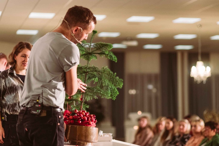 Werkstücke und Teilnehmer des Impulsseminars