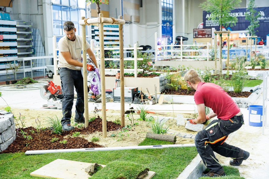 Gartengestalter während des Wettbewerbs bei den AustrianSkills 2023