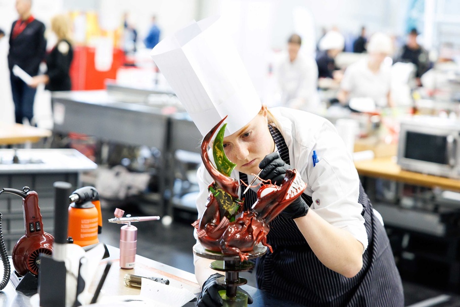 Teilnehmer bei den AustrianSkills 2025 im beruf Konditor