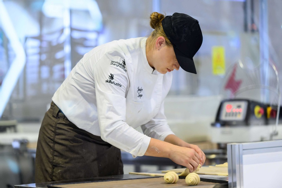 Jennifer Lueger während des Wettbewerbs bei den WorldSliss 2026 in Shanghai