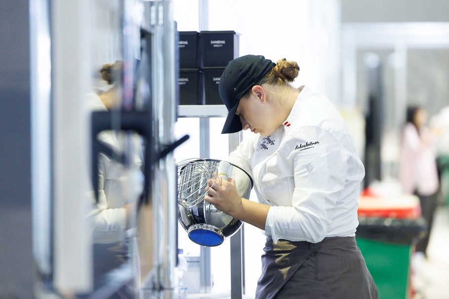 Jennifer Lueger während des Wettbewerbs bei den WorldSliss 2026 in Shanghai