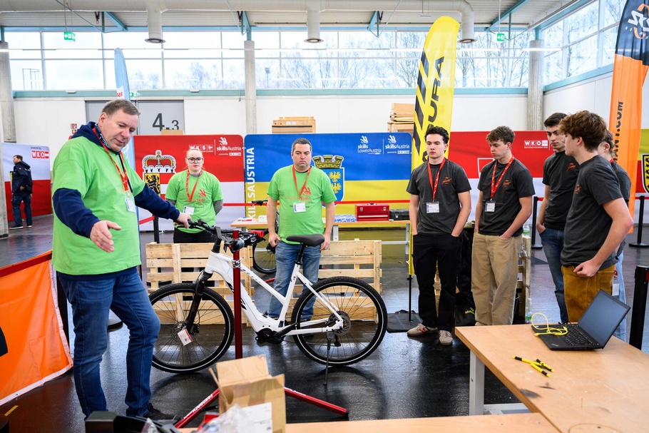 Teilnehmer bei den AustrianSkills 2025 im Beruf Fahrradmechatronik