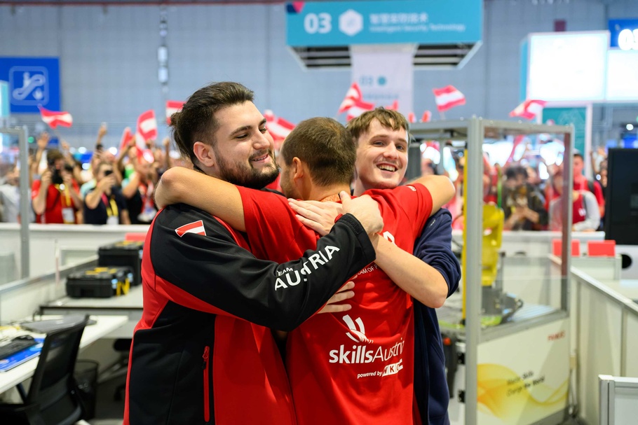 David Seidl und Paul Wohlesser sowie  sowie Gabriel Aldrian und Kristijan Hrdžić bei den WorldSkills 2026