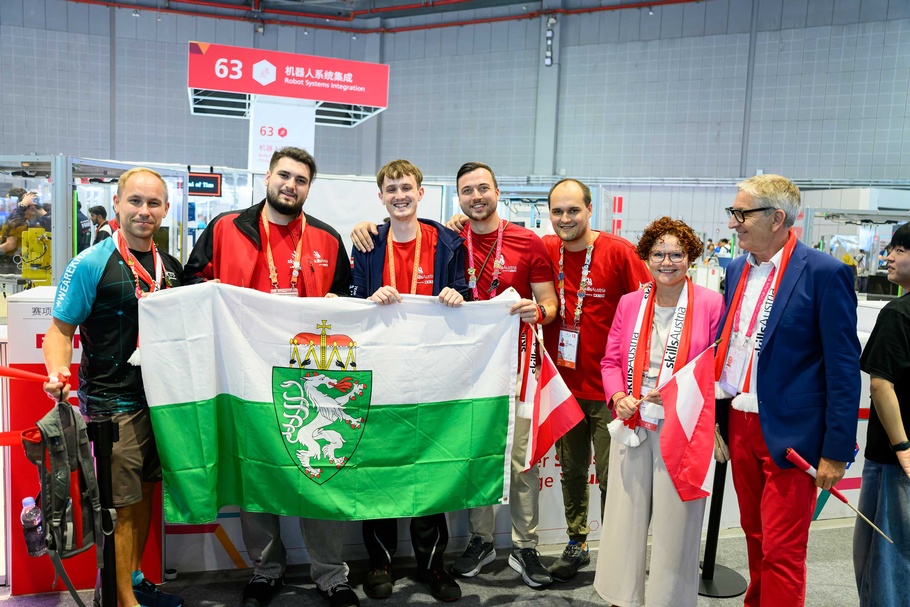 David Seidl und Paul Wohlesser sowie  sowie Gabriel Aldrian und Kristijan Hrdžić bei den WorldSkills 2026
