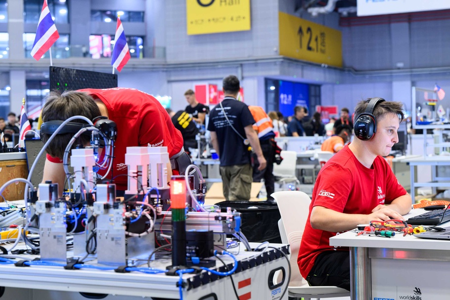 David Seidl und Paul Wohlesser sowie  sowie Gabriel Aldrian und Kristijan Hrdžić bei den WorldSkills 2026