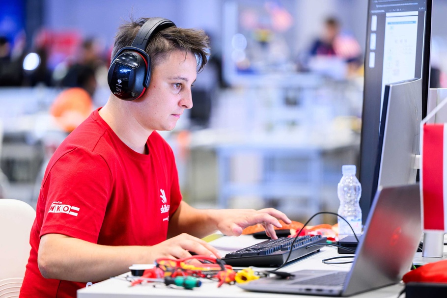 David Seidl und Paul Wohlesser sowie  sowie Gabriel Aldrian und Kristijan Hrdžić bei den WorldSkills 2026