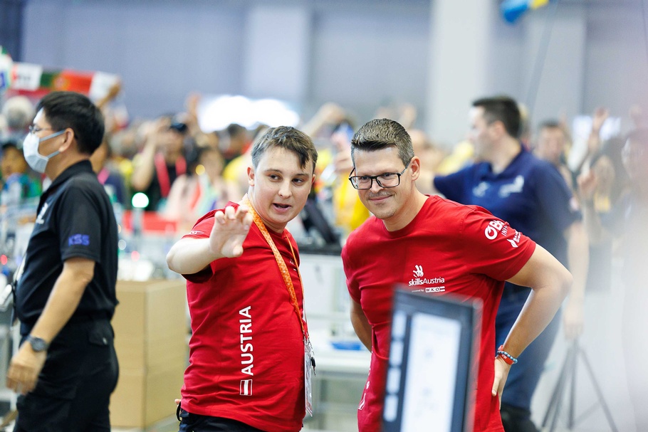 David Seidl und Paul Wohlesser sowie  sowie Gabriel Aldrian und Kristijan Hrdžić bei den WorldSkills 2026
