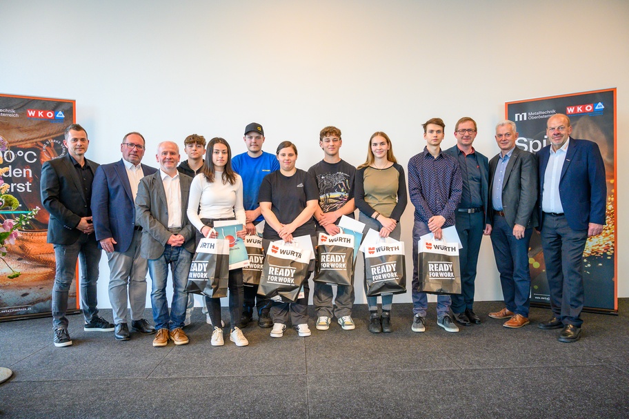 Teilnehmer und Sieger des Landeslehrlingswettbewerbs Metalltechniker Oberösterreich 2024