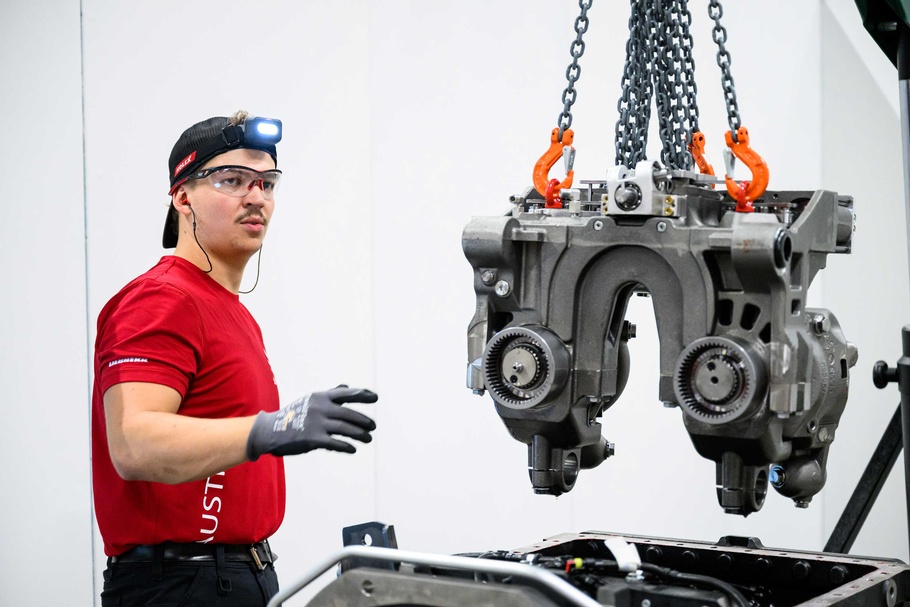 Marvin Gassner bei den EuroSkills 2025 in der Disziplin Land- und Baumaschinentechnik