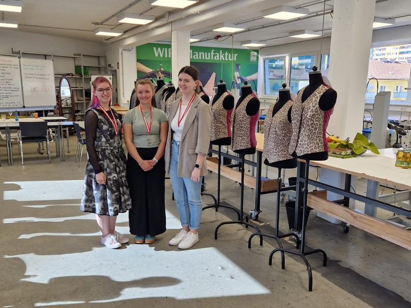 Die Preisträgerinnen Veronika Sachenbacher, Anna Seywald und Laura Hermann