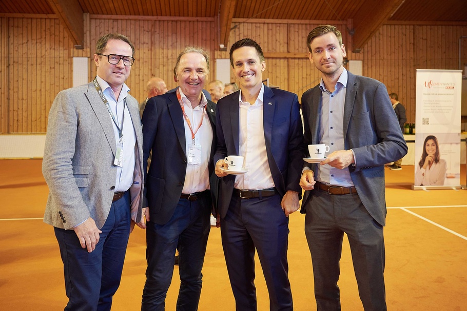 Teilnehmer des Expert:innentreffen der Versicherungsmakler 2025