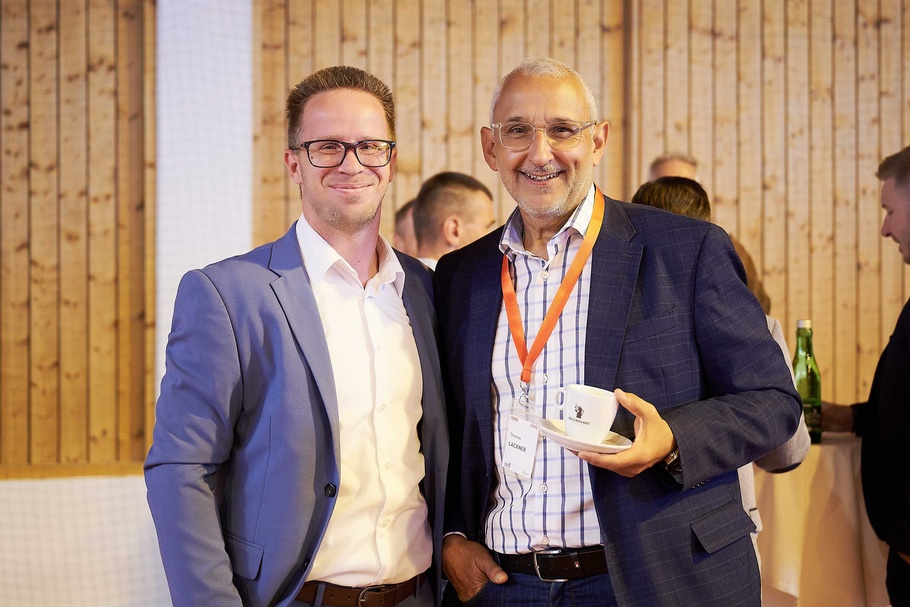 Teilnehmer des Expert:innentreffen der Versicherungsmakler 2025