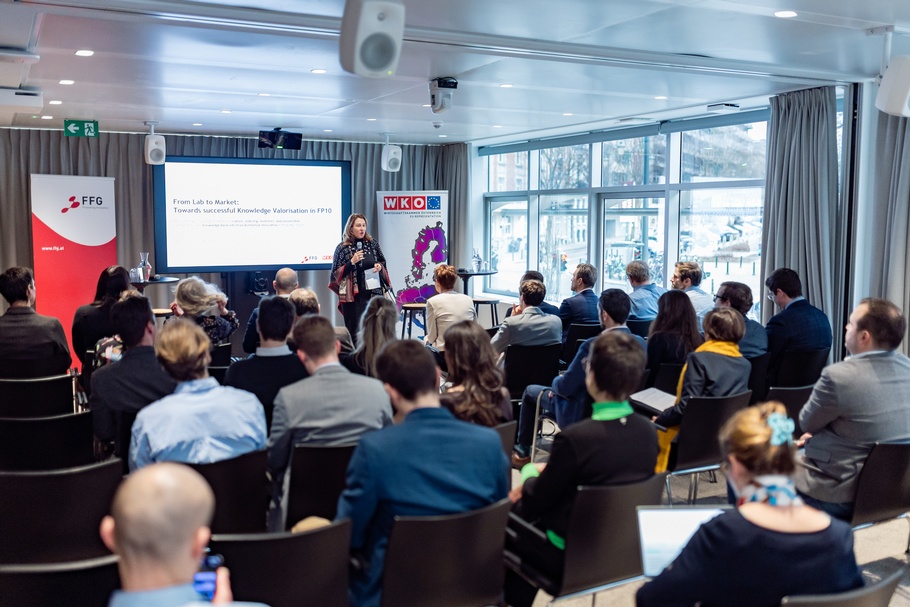 Teilnehmer:innen bei der Veranstaltung