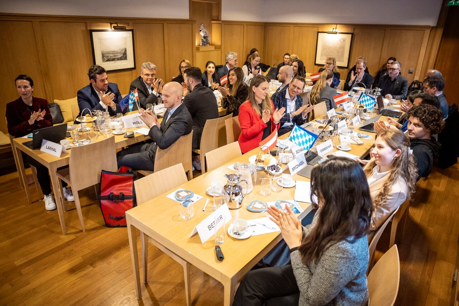 Teilnehmer:innen bei der Veranstaltung